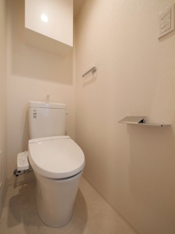 トイレ　明るい室内です
