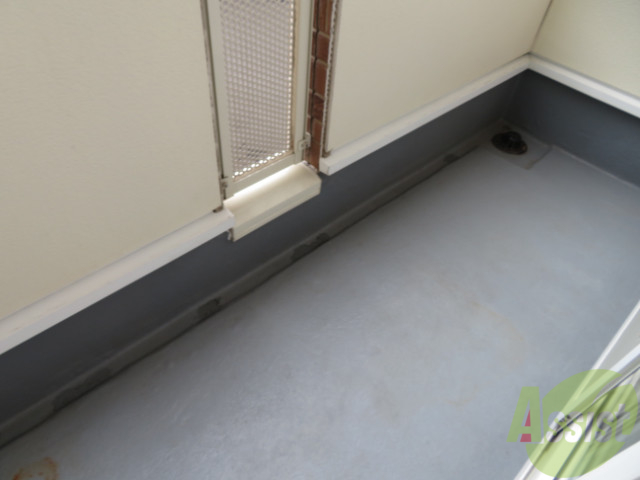 バルコニー　バルコニーは幅もしっかりあって洗濯物がはかどりそうです。