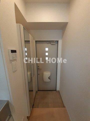 玄関　当社、チルホームのHPもご覧ください(^^)/物件情報多数♪