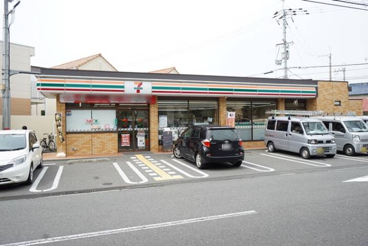 コンビニ　セブン－イレブン茨木竹橋町店（コンビニ）まで731m