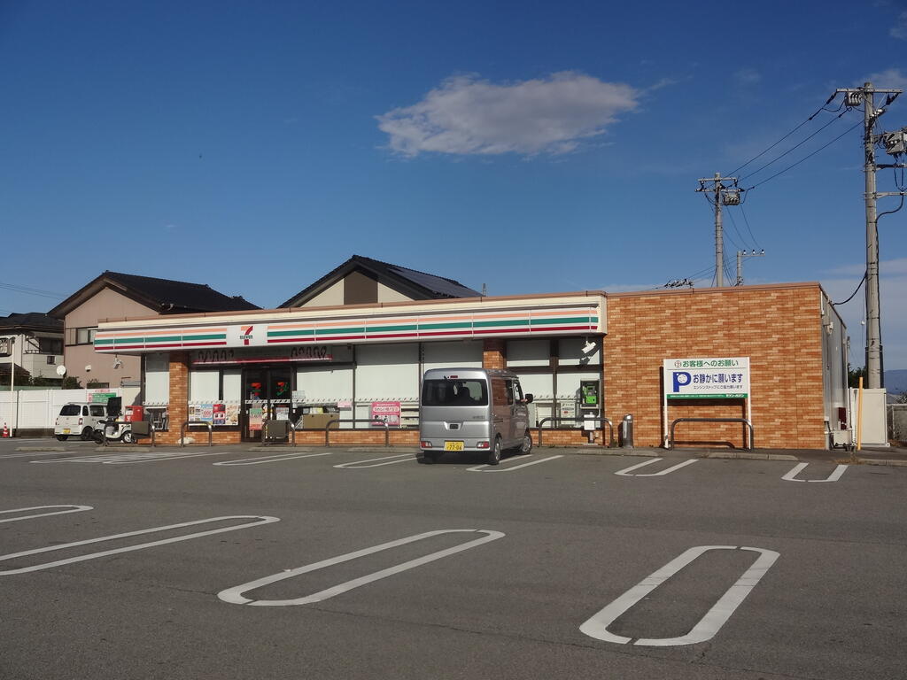 コンビニ　セブンイレブン南アルプス曲輪田店（コンビニ）まで550m