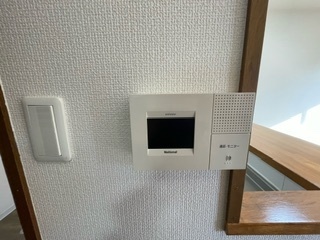 セキュリティ　モニター付きインターホン