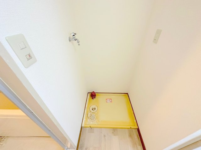 その他設備　室内に洗濯機置場があれば雨の日でも濡れる心配がございませんね