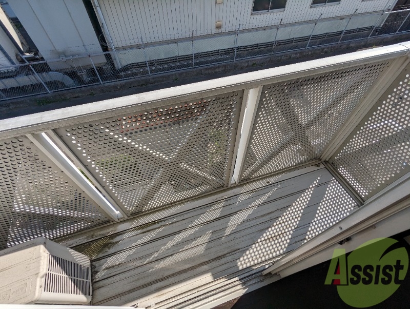 バルコニー　バルコニーは洗濯物も干しやすい広さがいいですね。