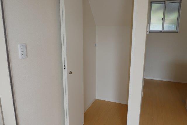 収納　階段下収納