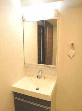 洗面設備　使いやすい洗面所独立タイプ