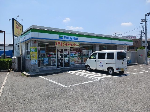 コンビニ　ファミリーマート諸福店様（コンビニ）まで800m
