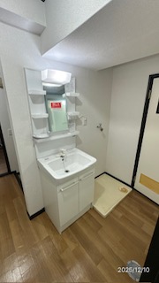 洗面設備　独立洗面台、朝の身支度には欠かせません