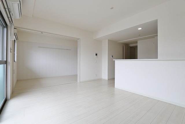 居室・リビング　広々リビングでゆったりくつろげます