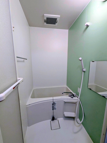 バス・シャワールーム　ゆとりの浴室