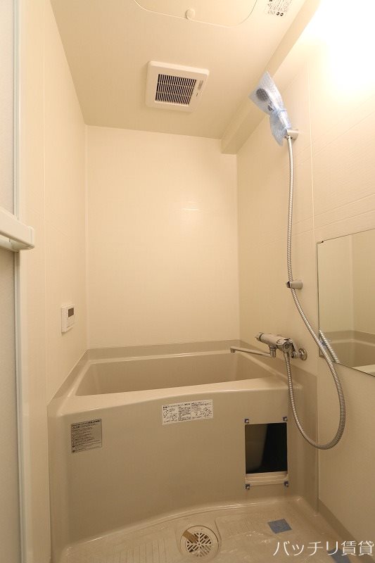 バス・シャワールーム　※画像は別号室タイプの為、現状を優先