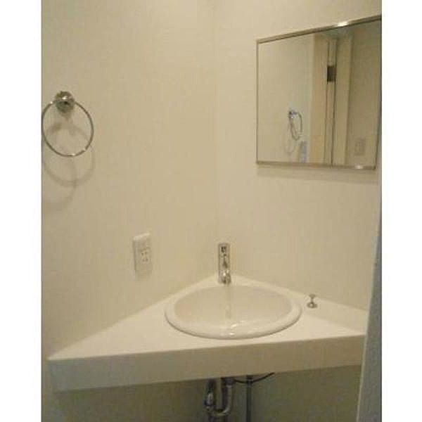 洗面設備　※別部屋の参考写真です。