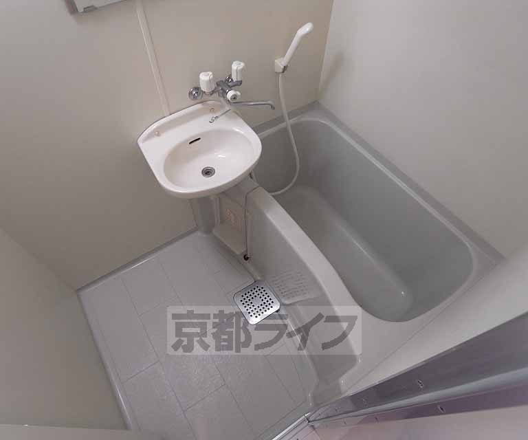 バス・シャワールーム　綺麗なお風呂です。