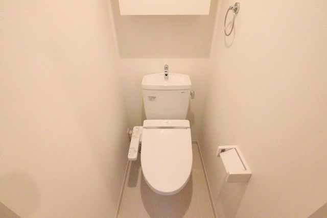 トイレ　※別室の参考写真の為、現況優先です。