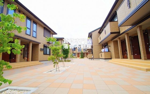 建物外観　おしゃれな建物