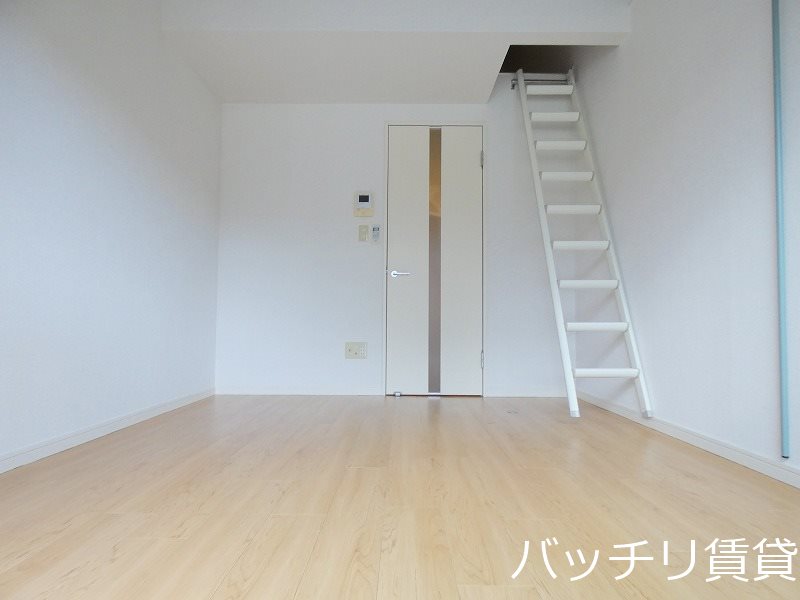 居室・リビング　別号室タイプの為、現状を優先致します。