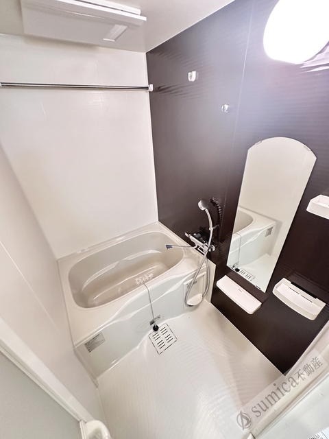 バス・シャワールーム　雨の日も安心な浴室乾燥機完備♪