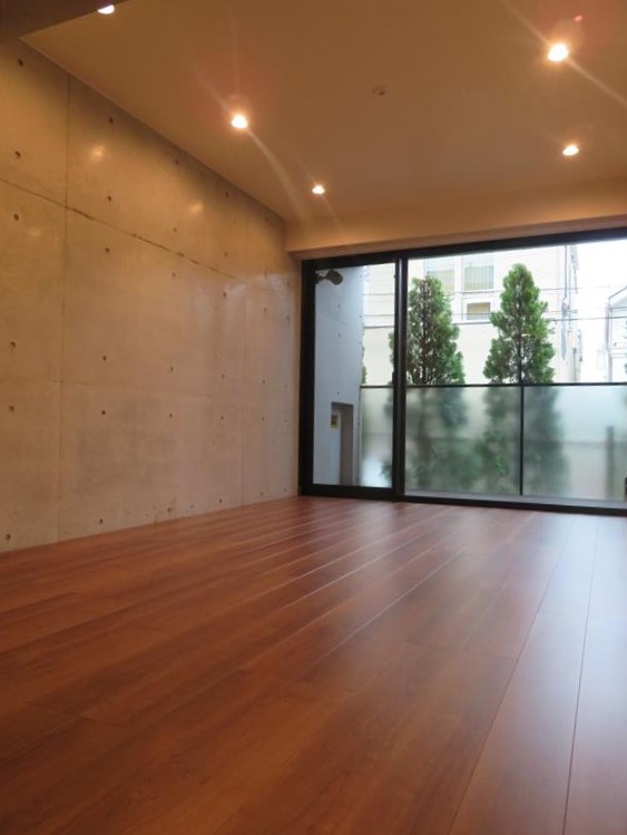 居室・リビング　同マンション別部屋