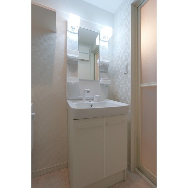 洗面設備　別住戸写真となります。現況と異なる場合がございます。