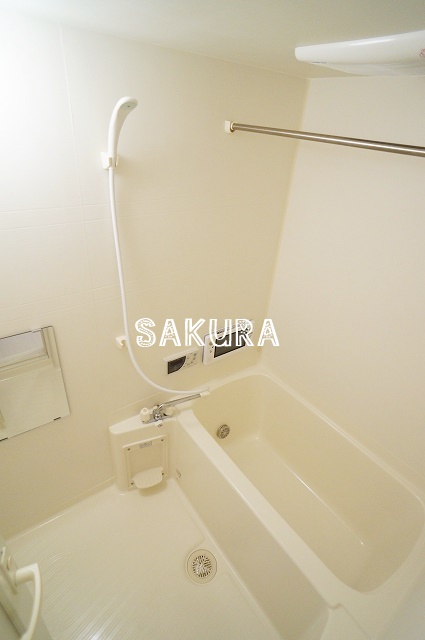 バス・シャワールーム　ご家族や長時間入浴に便利な追い炊き機能付きです♪