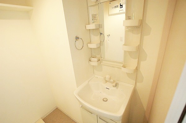 洗面設備　忙しい朝には欠かせない洗面所です