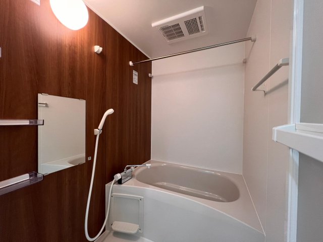 バス・シャワールーム　ユニットバスです