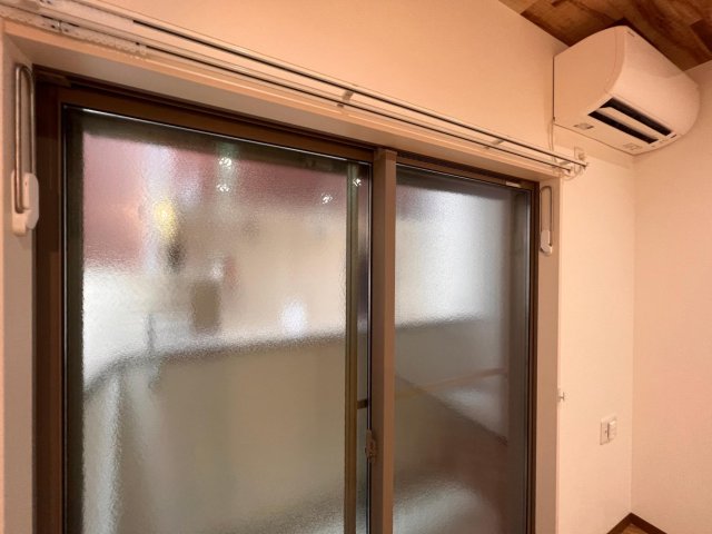 バルコニー　バルコニーあり、洗濯物干せます