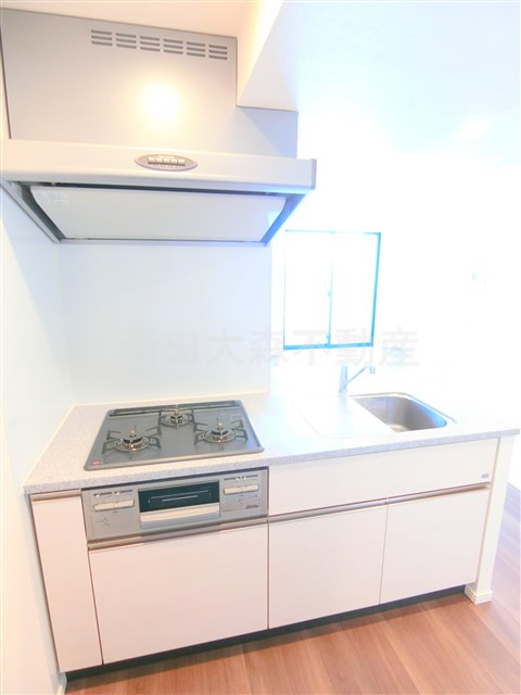 キッチン　3口ガスグリル付システムキッチン　カウンターキッチン