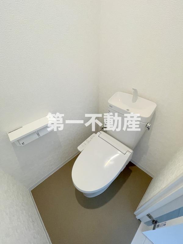 トイレ　温水洗浄便座