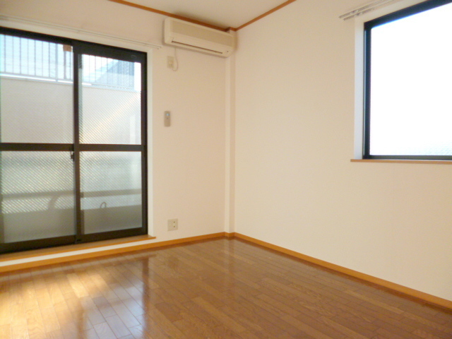 居室・リビング　★最上階角部屋２面採光で明るいお部屋です♪