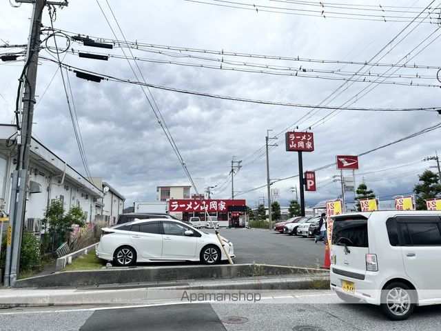 飲食店　ラーメン山岡家（飲食店）まで482m
