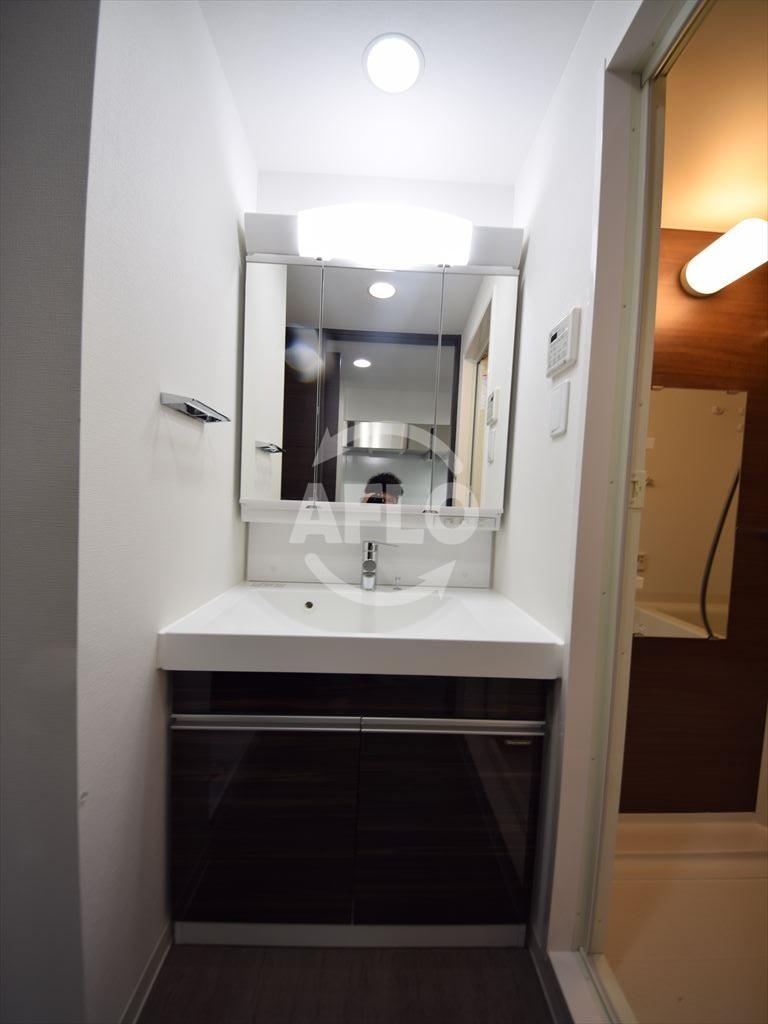 洗面設備　モンテノーム南堀江　独立洗面化粧台