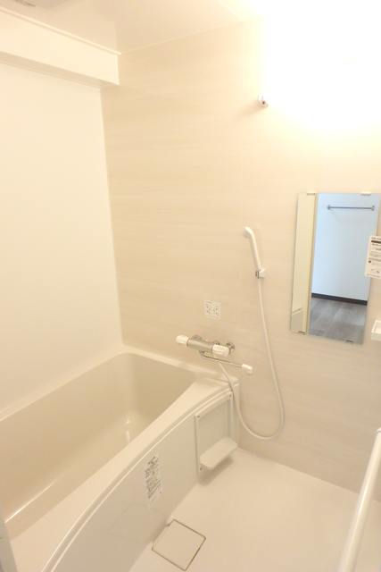 バス・シャワールーム　こちらはお風呂になります