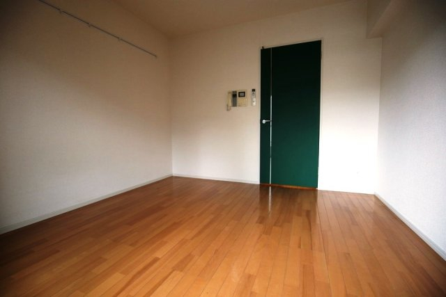 居室・リビング　室内　6.1帖　※別室の写真です