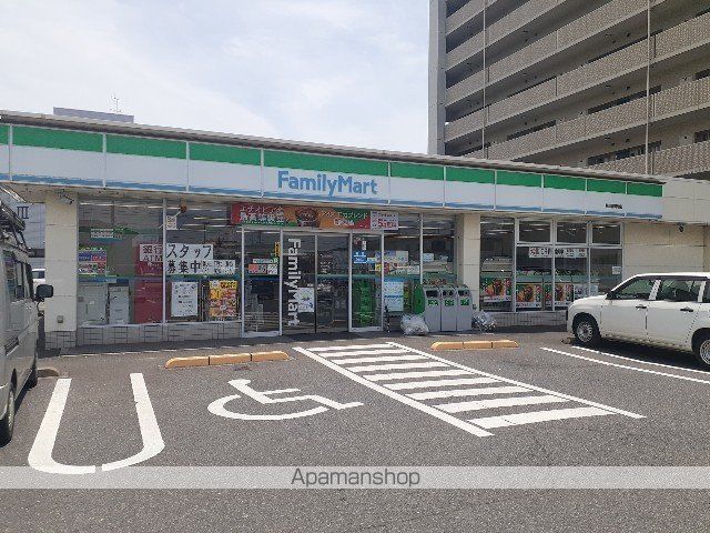 コンビニ　ファミリーマート卸町店（コンビニ）まで900m