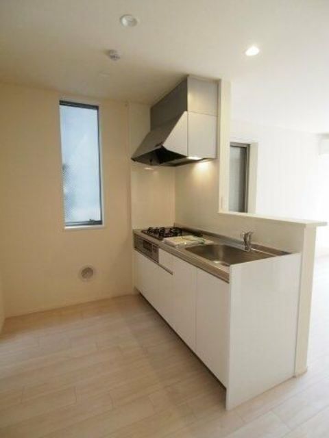 セキュリティ　不審者やセールスなどの侵入を防ぐことができるオートロック付！