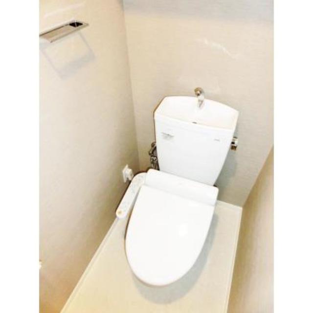 トイレ　※写真は同タイプ住戸です。