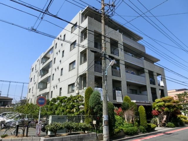 建物外観　オートロック完備の鉄筋コンクリートマンション