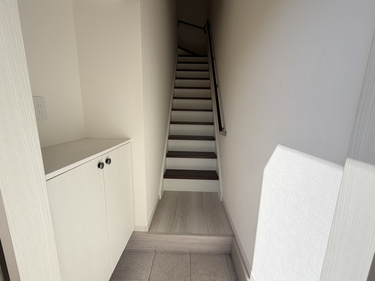 玄関　※同建物反転タイプです。ご参考下さい。