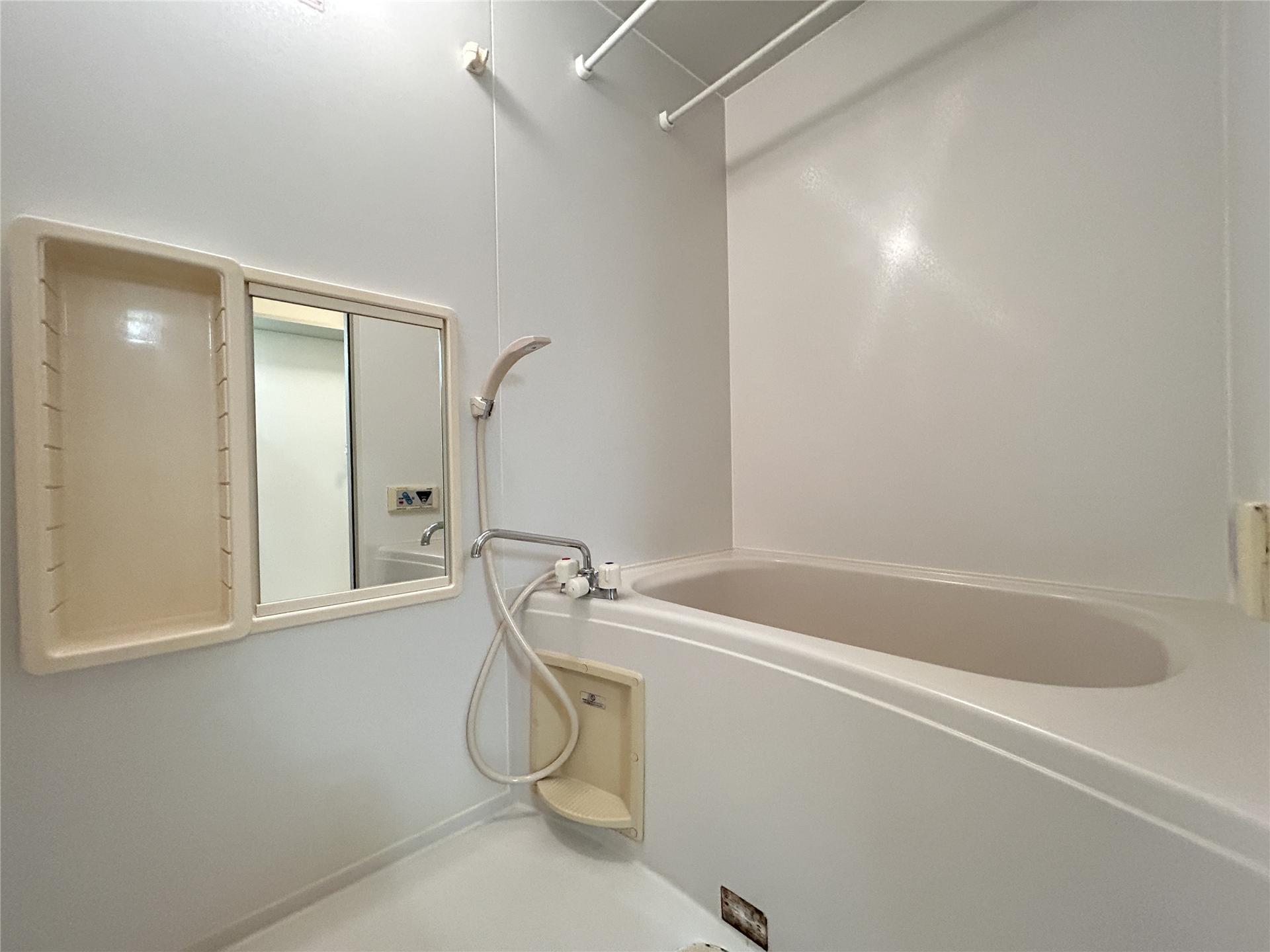 バス・シャワールーム　浴室乾燥機付きの浴室です