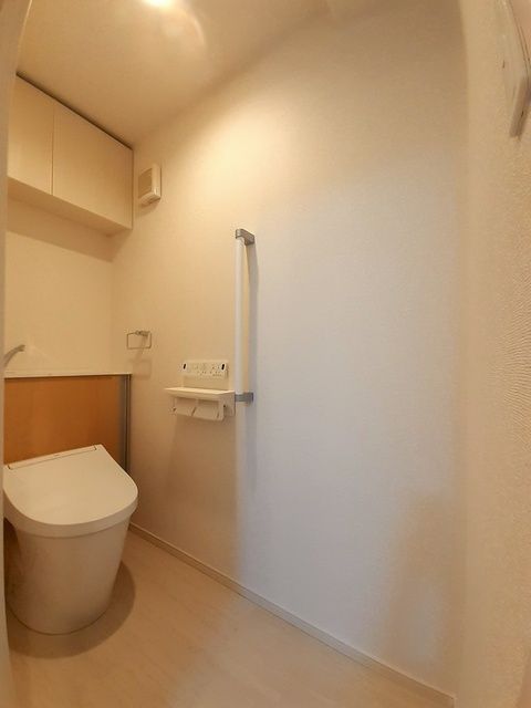 トイレ　アジュール千川　板橋区大谷口