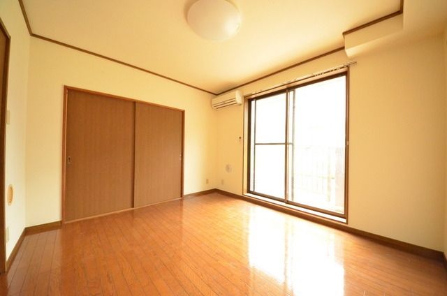 居室・リビング　日当たり良好です♪