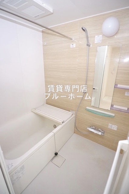 バス・シャワールーム　追炊き・浴室乾燥付きバス！