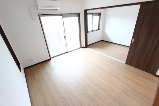 居室・リビング　反転タイプ