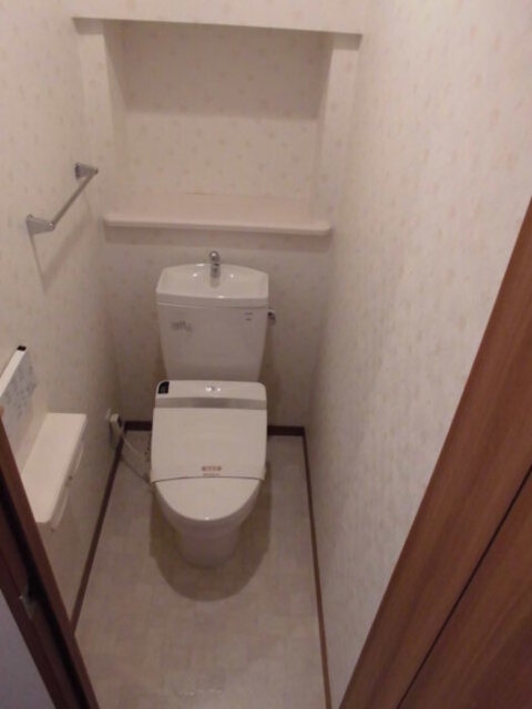 トイレ　温水洗浄暖房便座