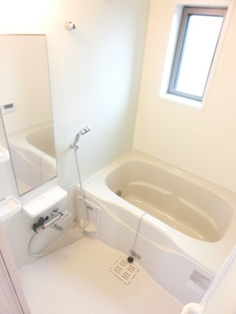 バス・シャワールーム　同イメージの写真です。