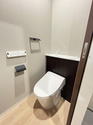 トイレ　温水洗浄暖房便座