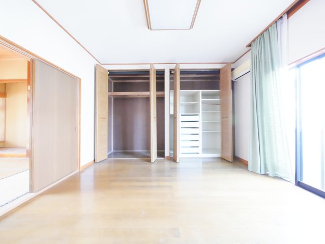 1階北側の洋室です♪寝室にいかがでしょうか♪