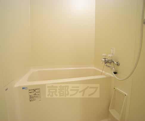 バス・シャワールーム　ゆったり休めるお風呂。