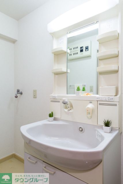 洗面設備　★便利な洗面台鏡つき★